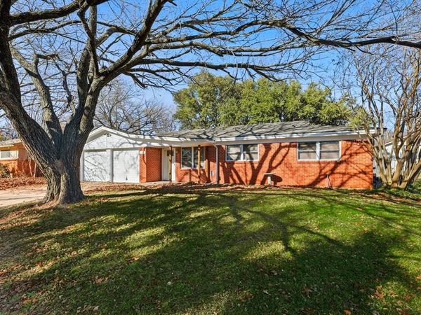 1204 Crestview Drive, Hurst, TX 76053