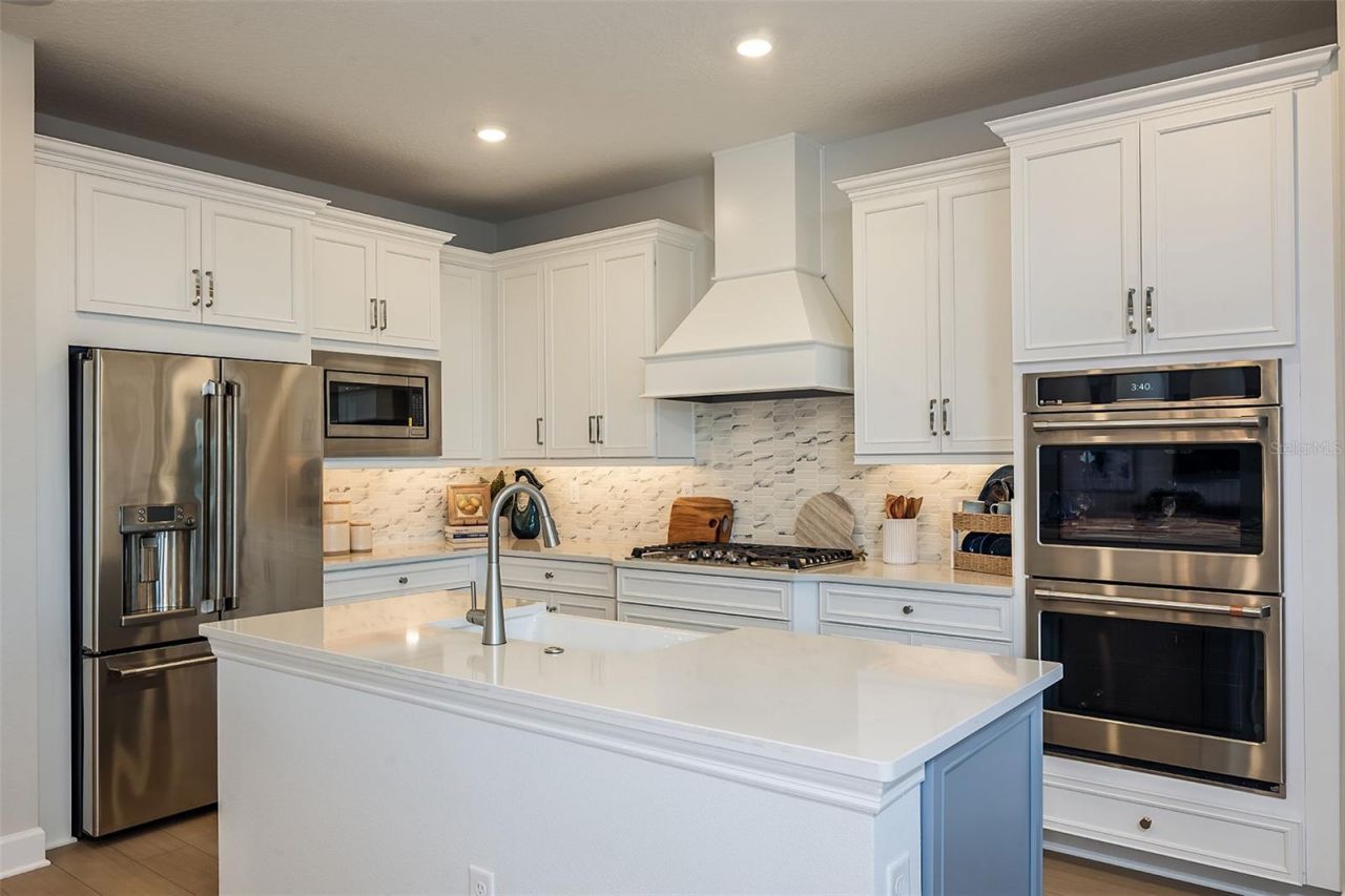 19326 Lochside Lane, Mount Dora, FL 32757 Photo