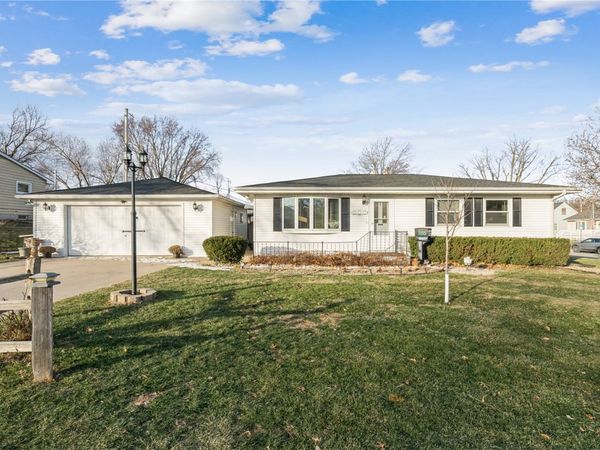 1155 A Avenue NW, Marion, IA 52302