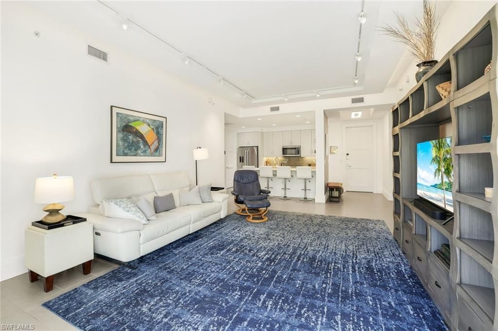 1035 3rd Ave S, Unit 215, Naples, FL 34102 Photo