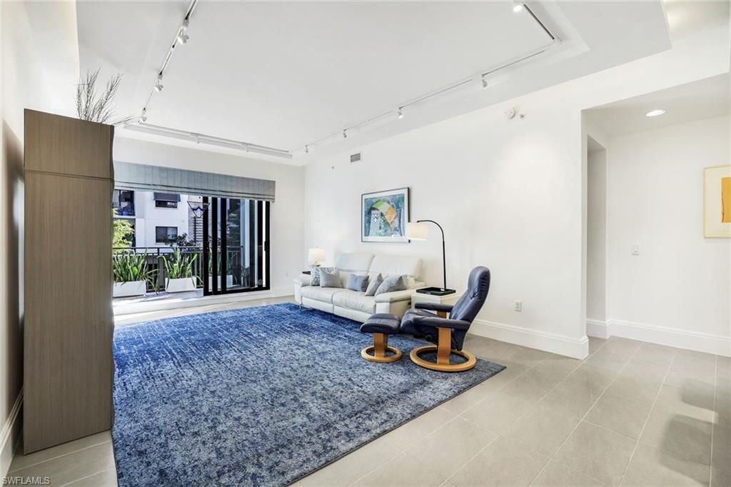 1035 3rd Ave S, Unit 215, Naples, FL 34102 Photo