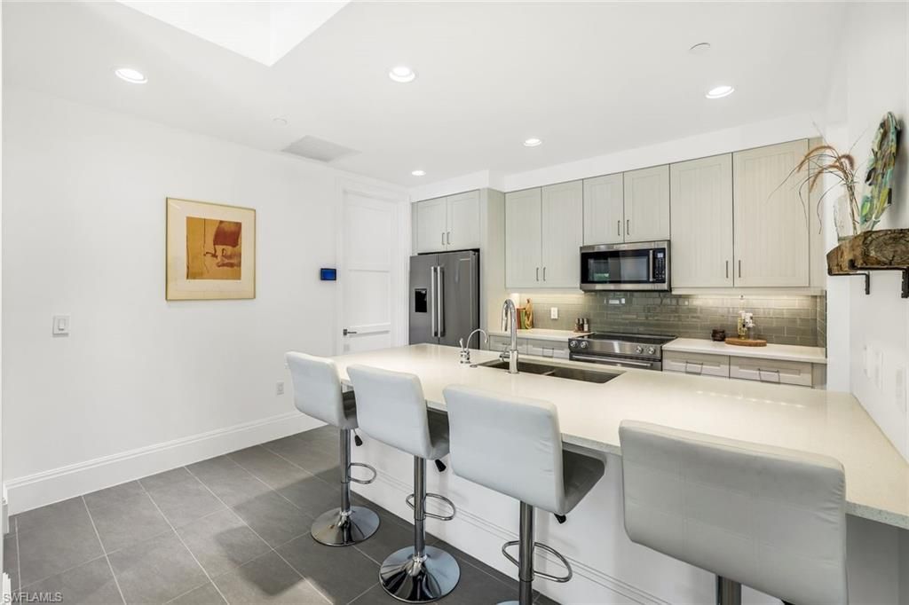 1035 3rd Ave S, Unit 215, Naples, FL 34102 Photo