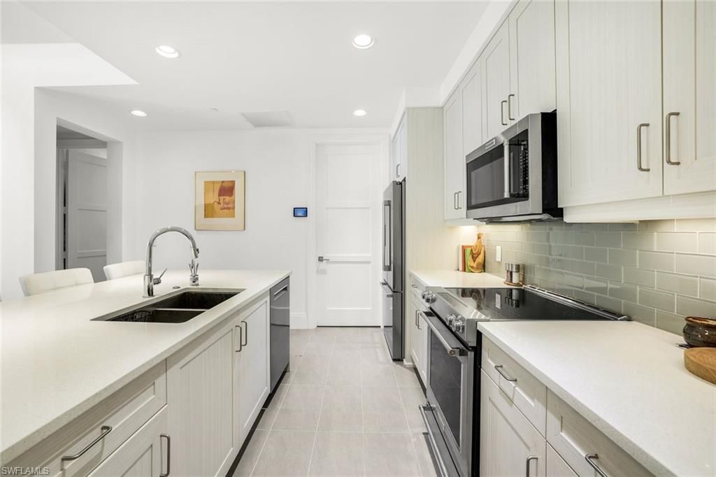 1035 3rd Ave S, Unit 215, Naples, FL 34102 Photo