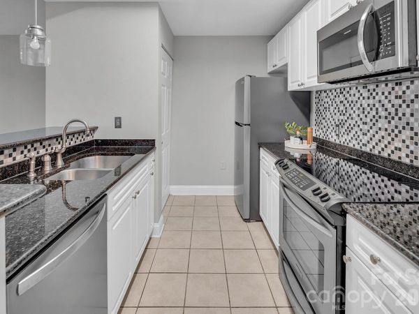 300 W 5th Street, Unit 339, Charlotte, NC 28202