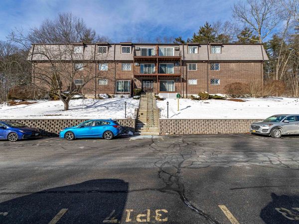 4 Pembroke Drive, Unit 22, Derry, NH 03038