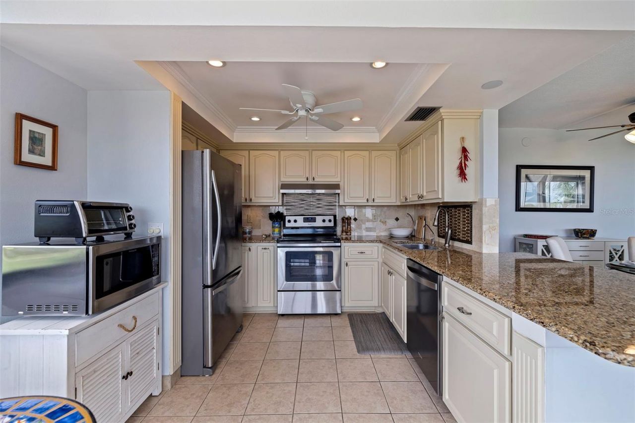 6104 Palma Del Mar Boulevard S, Unit 404, Saint Petersburg, FL 33715 Photo