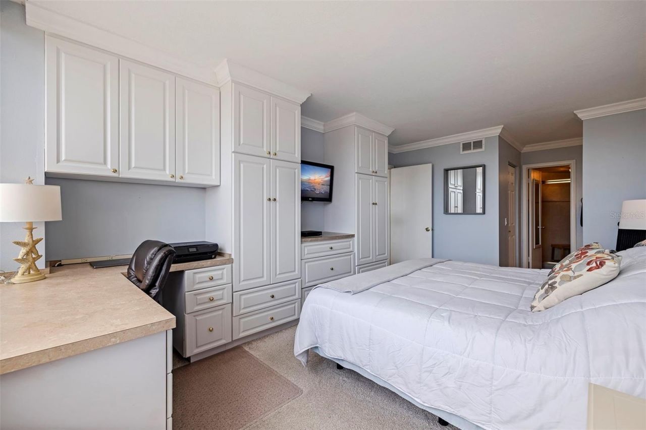 6104 Palma Del Mar Boulevard S, Unit 404, Saint Petersburg, FL 33715 Photo