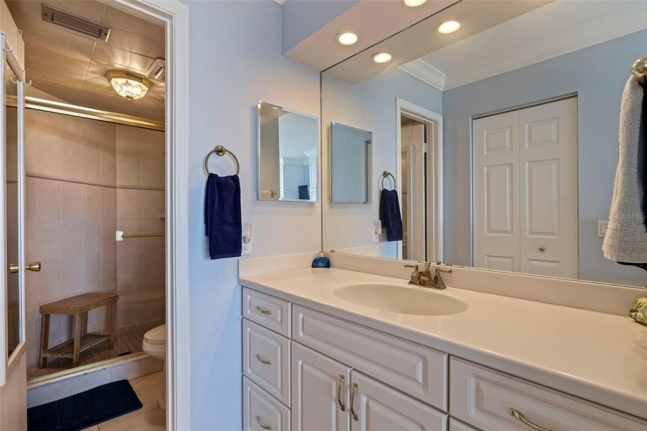 6104 Palma Del Mar Boulevard S, Unit 404, Saint Petersburg, FL 33715 Photo