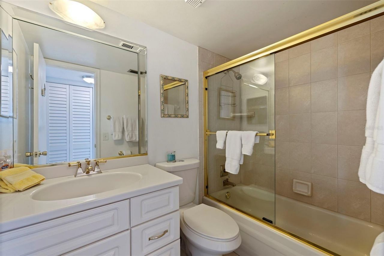 6104 Palma Del Mar Boulevard S, Unit 404, Saint Petersburg, FL 33715 Photo