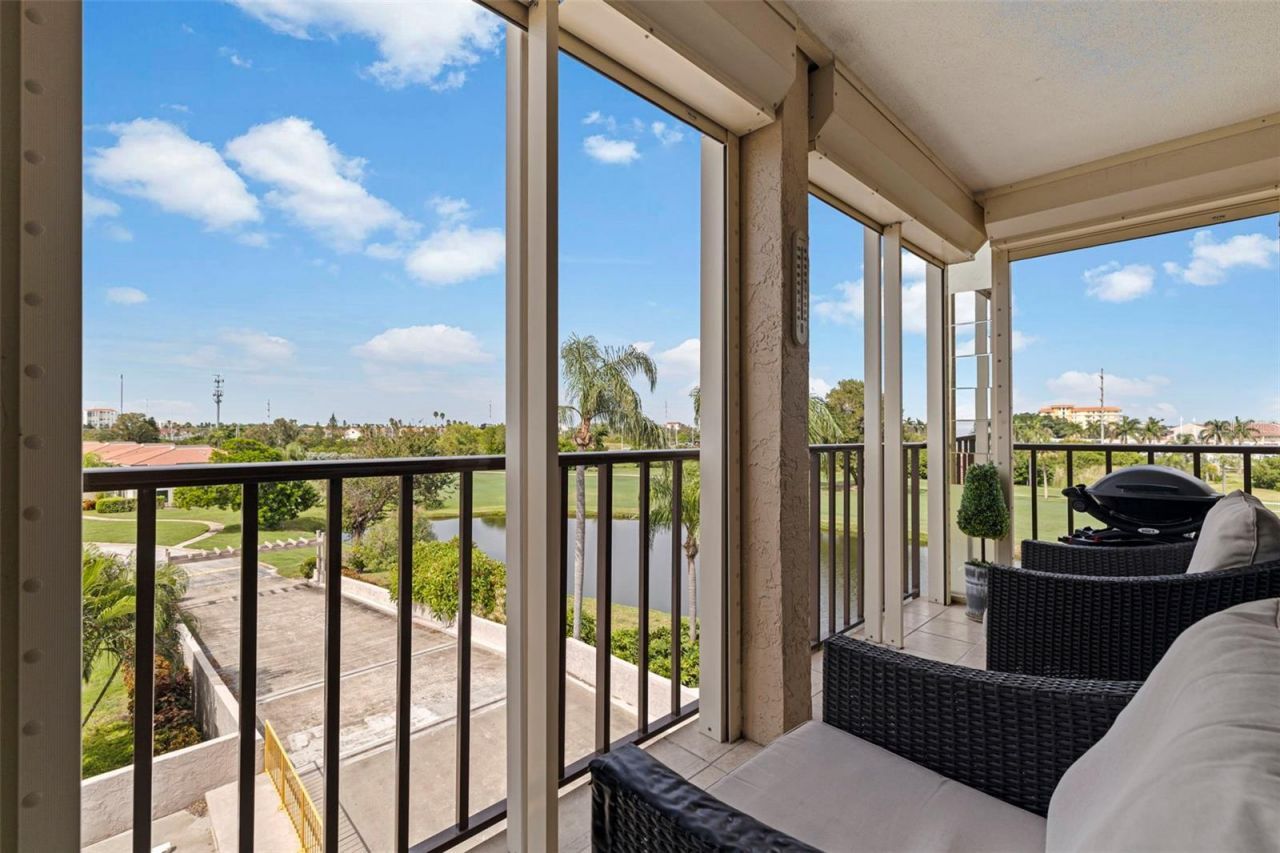 6104 Palma Del Mar Boulevard S, Unit 404, Saint Petersburg, FL 33715 Photo
