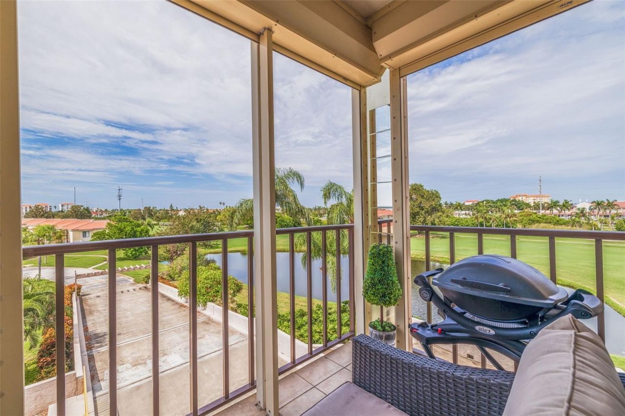 6104 Palma Del Mar Boulevard S, Unit 404, Saint Petersburg, FL 33715 Photo