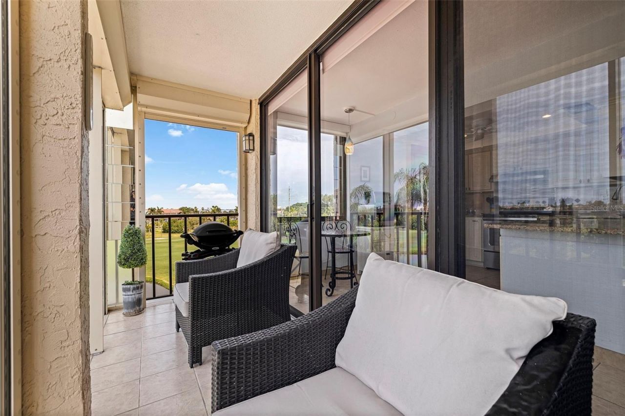 6104 Palma Del Mar Boulevard S, Unit 404, Saint Petersburg, FL 33715 Photo