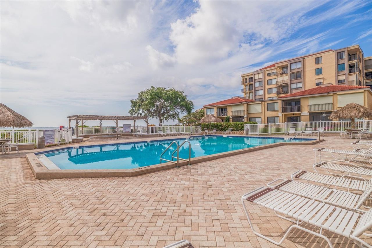 6104 Palma Del Mar Boulevard S, Unit 404, Saint Petersburg, FL 33715 Photo