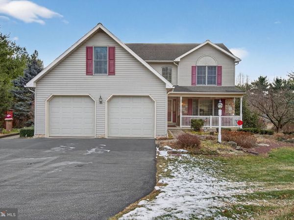 817 AARONS LANE, MANHEIM, PA 17545
