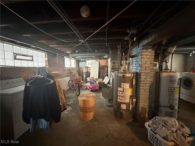 1667 Burgess Road, Cleveland, OH 44112 Photo 31