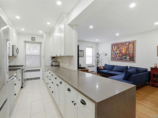 25-40 31st Avenue, Unit 2L, Astoria, NY 11106