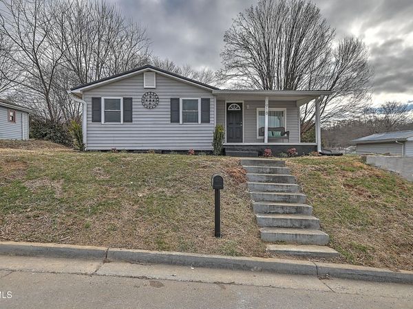 918 South Cedar Avenue, Elizabethton, TN 37643