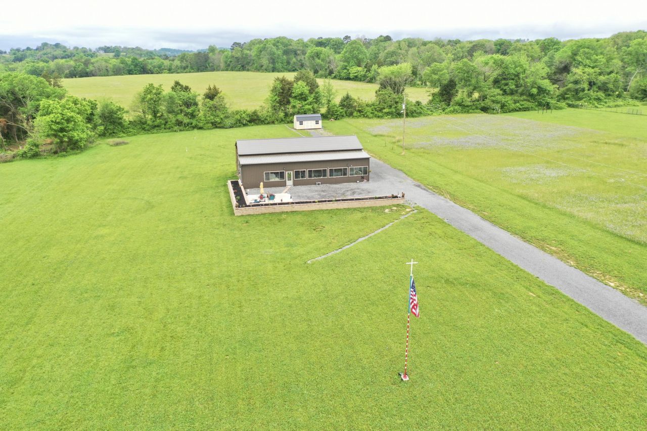 348 Harris Town Road Whitesburg, TN 37891