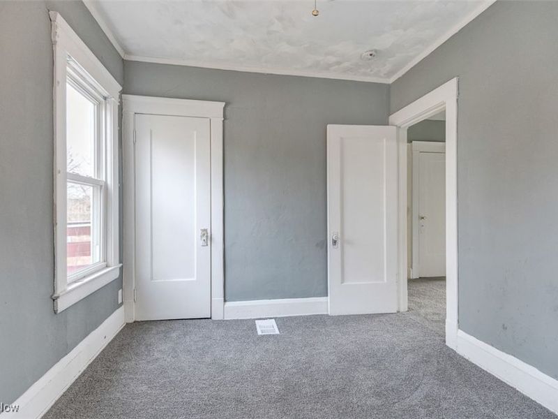 9901 Yale Avenue, Cleveland, OH 44108 Photo 10