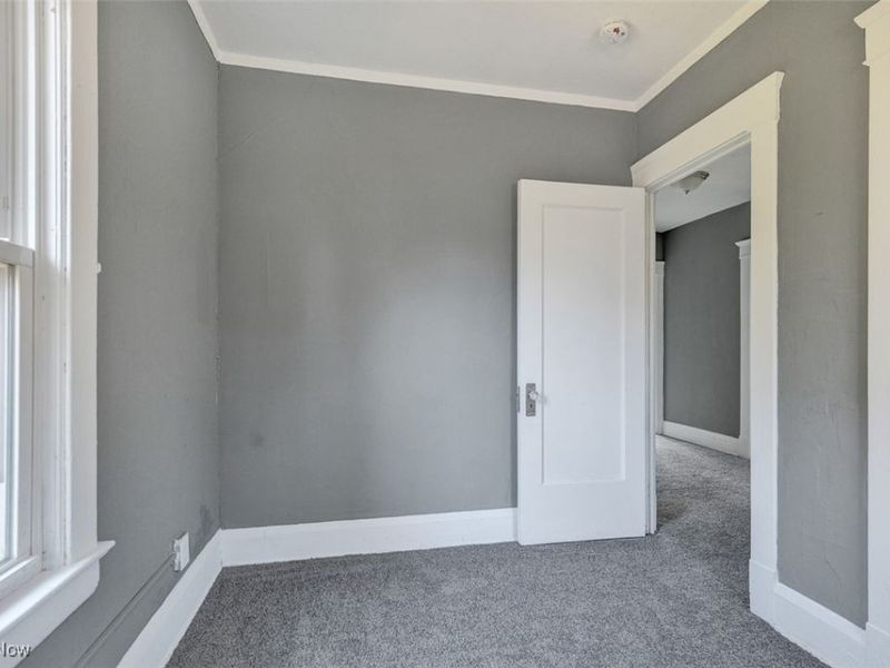 9901 Yale Avenue, Cleveland, OH 44108 Photo 12