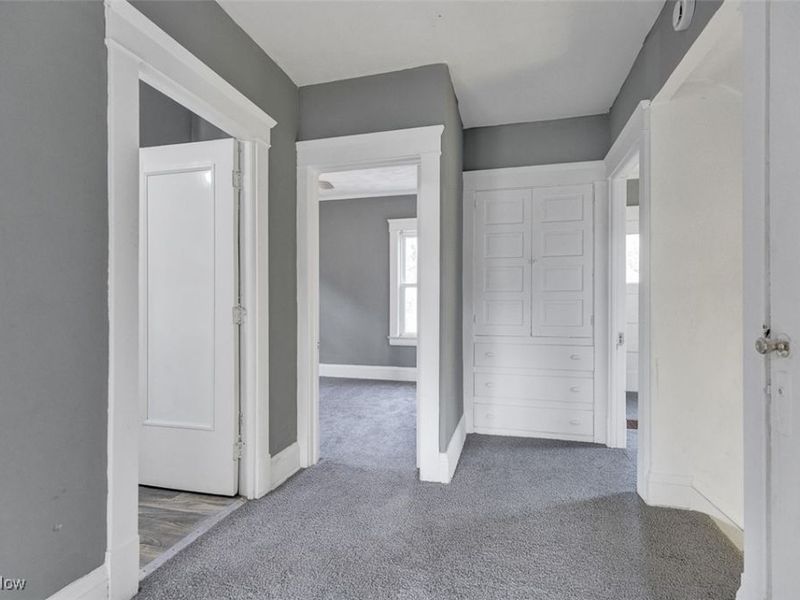 9901 Yale Avenue, Cleveland, OH 44108 Photo 13