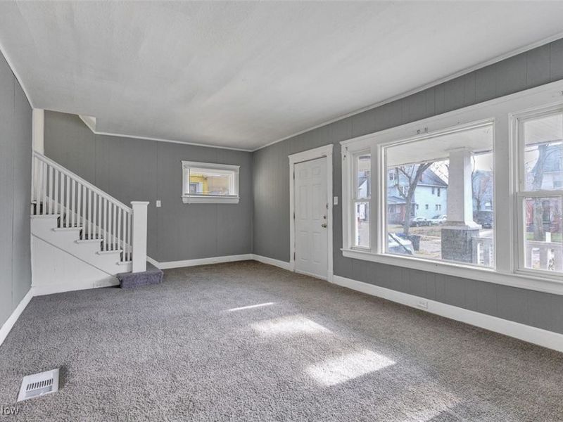 9901 Yale Avenue, Cleveland, OH 44108 Photo 15