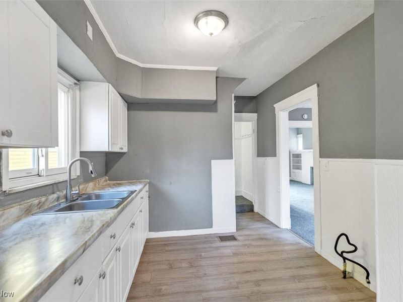 9901 Yale Avenue, Cleveland, OH 44108 Photo 18