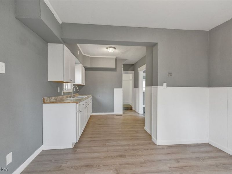 9901 Yale Avenue, Cleveland, OH 44108 Photo 21