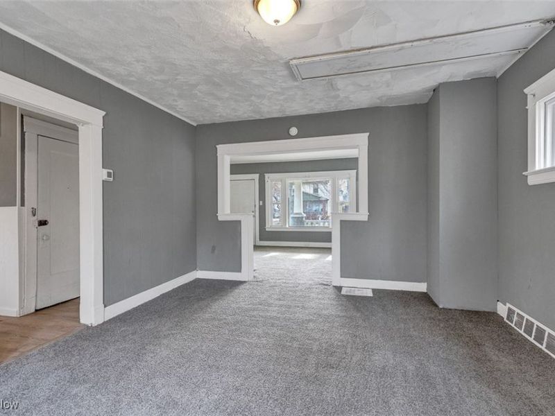 9901 Yale Avenue, Cleveland, OH 44108 Photo 23