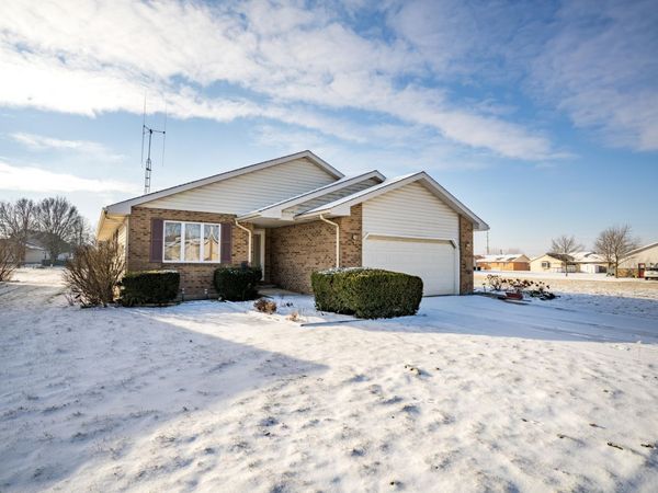 1883 Shawnee Drive, Sidney, OH 45365