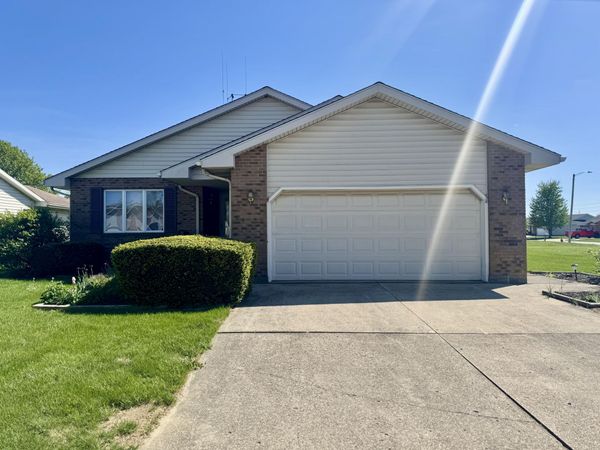 1883 Shawnee Drive, Sidney, OH 45365