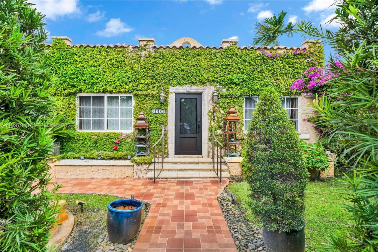 4739 SW 5th St, Miami, FL 33134 Photo