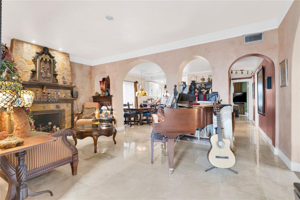 4739 SW 5th St, Miami, FL 33134 Photo