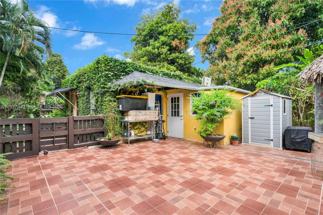 4739 SW 5th St, Miami, FL 33134 Photo