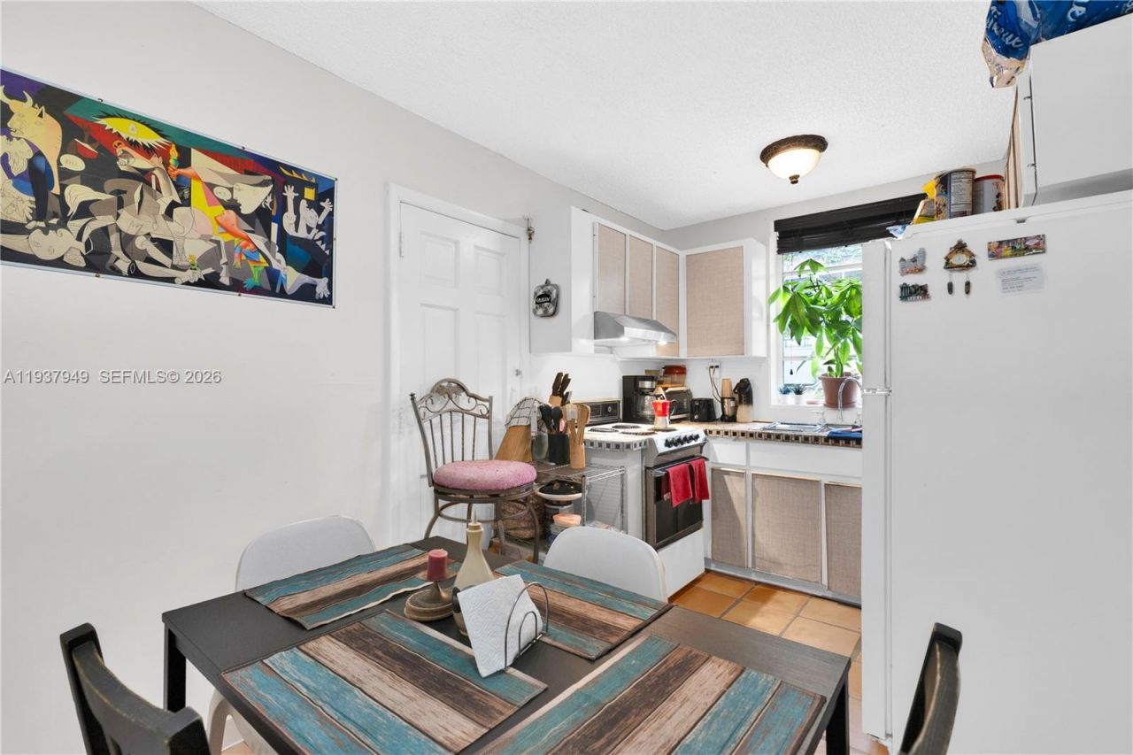 4739 SW 5th St, Miami, FL 33134 Photo