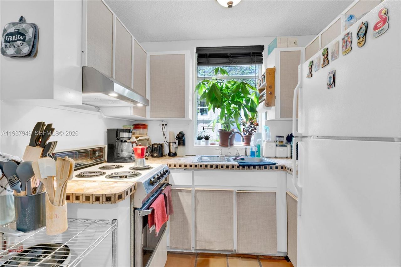 4739 SW 5th St, Miami, FL 33134 Photo