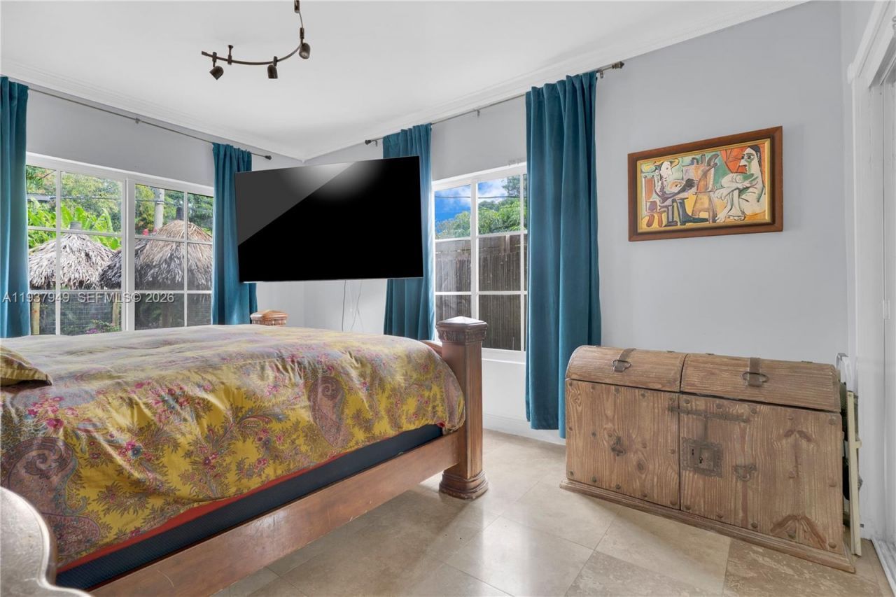 4739 SW 5th St, Miami, FL 33134 Photo