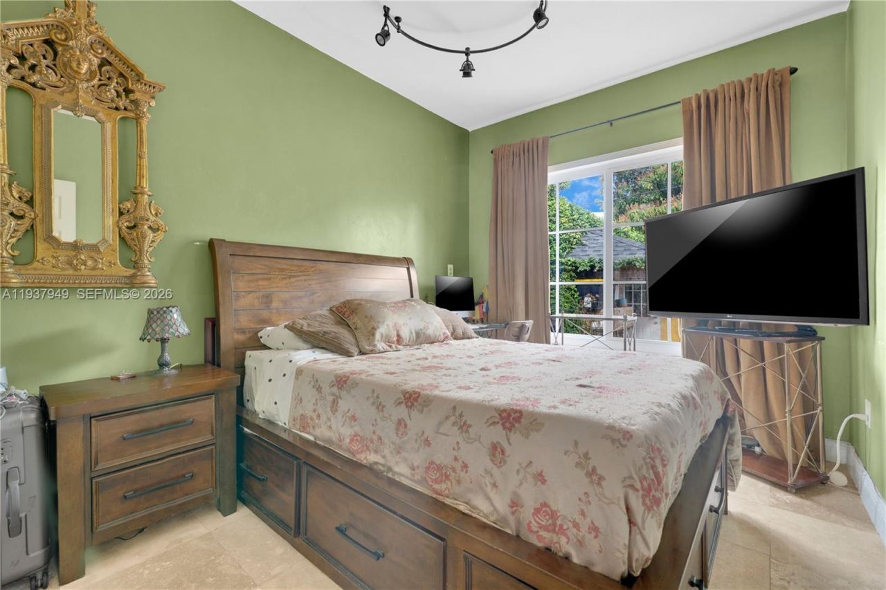 4739 SW 5th St, Miami, FL 33134 Photo