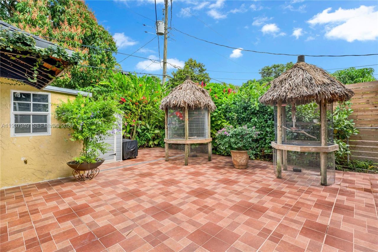 4739 SW 5th St, Miami, FL 33134 Photo