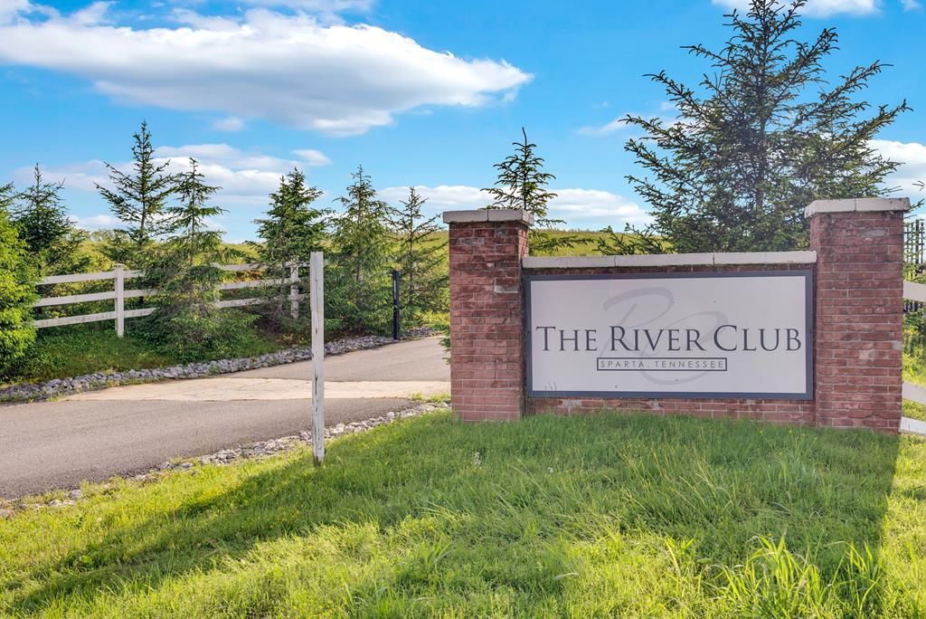 362 Saddlebrook Dr, Sparta, TN 38583 Main Photo