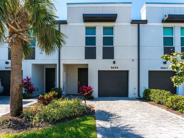 5659 Enclave Dr, Mangonia Park, FL 33407