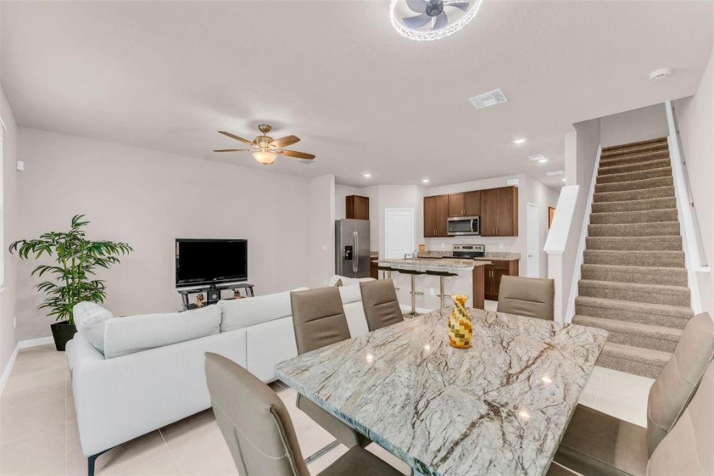 5659 Enclave Dr, Mangonia Park, FL 33407 Photo