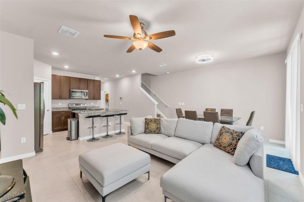 5659 Enclave Dr, Mangonia Park, FL 33407 Photo