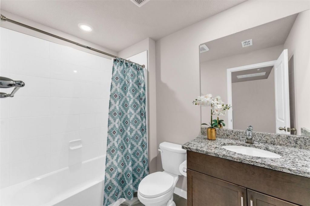 5659 Enclave Dr, Mangonia Park, FL 33407 Photo