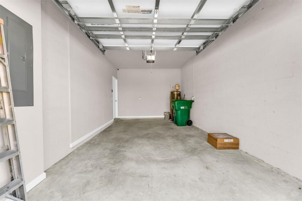 5659 Enclave Dr, Mangonia Park, FL 33407 Photo