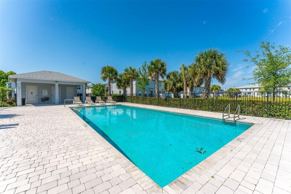 5659 Enclave Dr, Mangonia Park, FL 33407 Photo