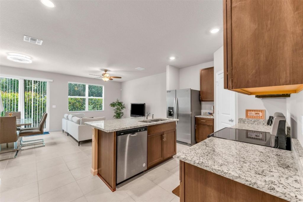 5659 Enclave Dr, Mangonia Park, FL 33407 Photo