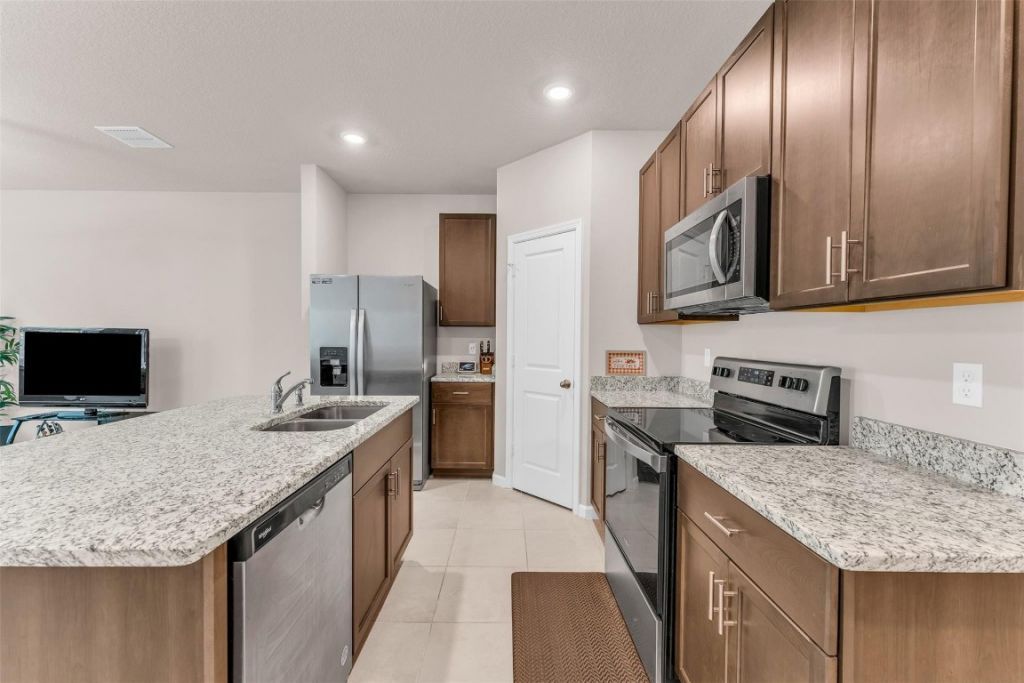 5659 Enclave Dr, Mangonia Park, FL 33407 Photo