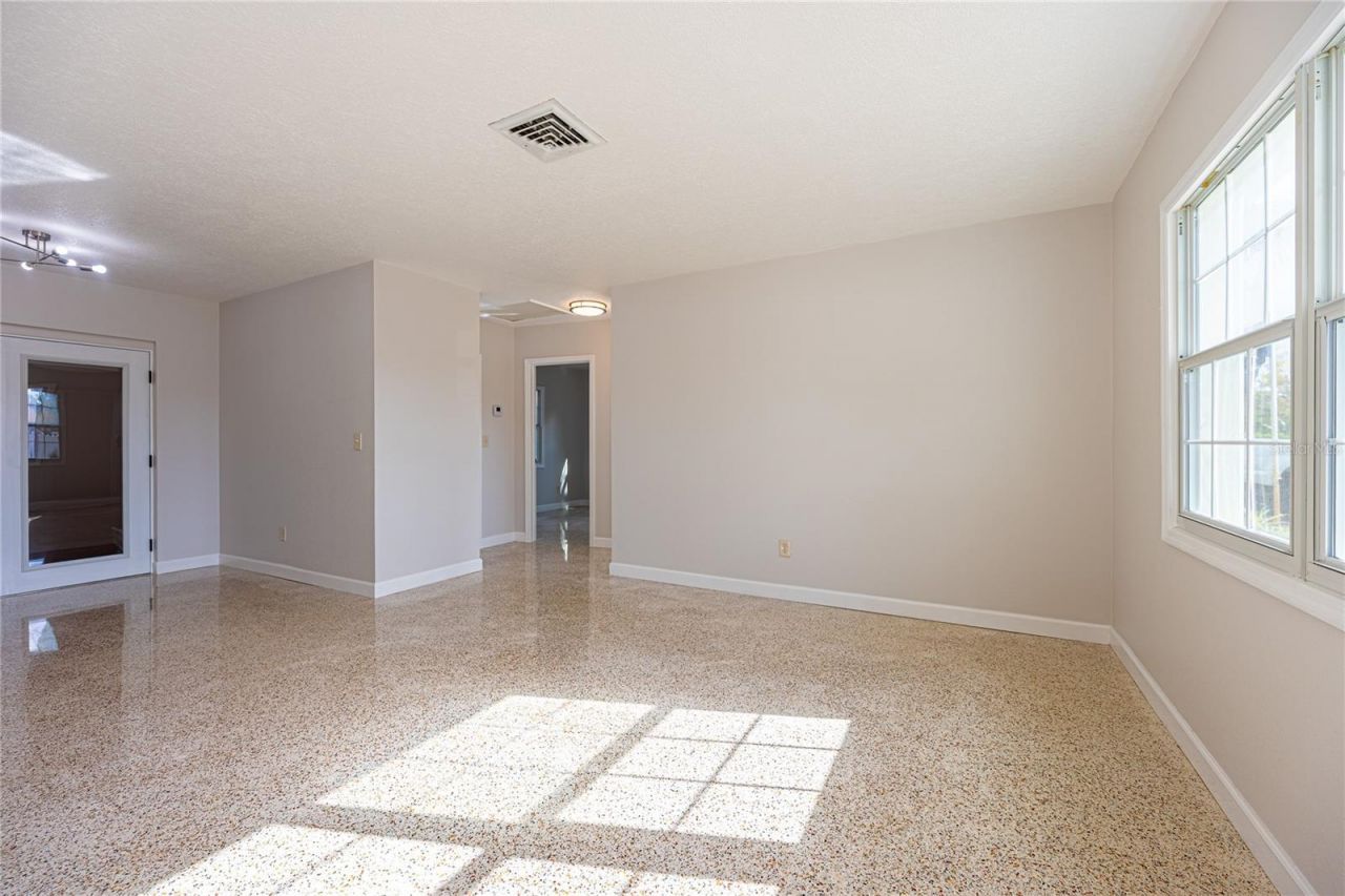 5773 3rd Avenue N, Saint Petersburg, FL 33710 Photo