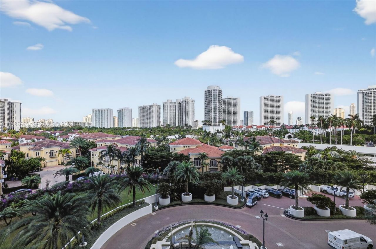 1000 Island Blvd, Unit 707, Aventura, FL 33160 Photo